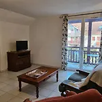 Lumineux Avec Terrasse Et Parking à 5 Min Du Centre Salies-de-Béarn