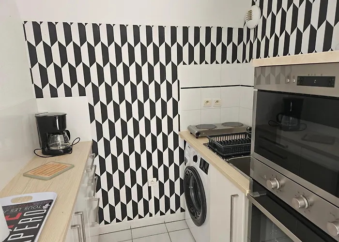 Lumineux Avec Terrasse Et Parking A 5 Min Du Centre Apartman *